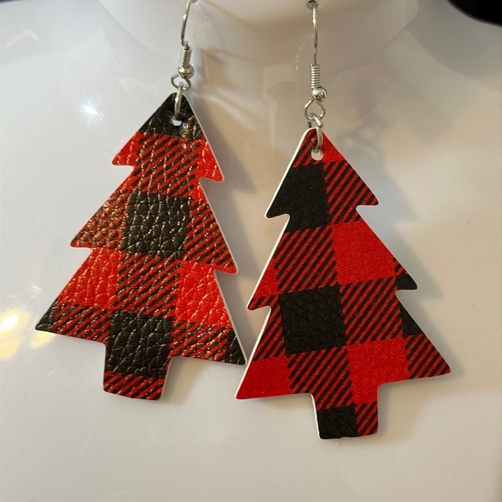 5/$20 buffalo plaid tree earrings